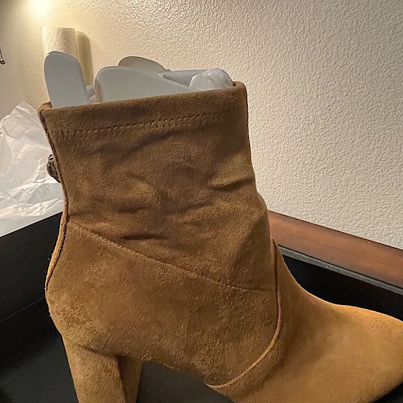 BRAND NEW - Kurt Geiger - Suede Camel Langley ankle boots - Picture 4 of 10